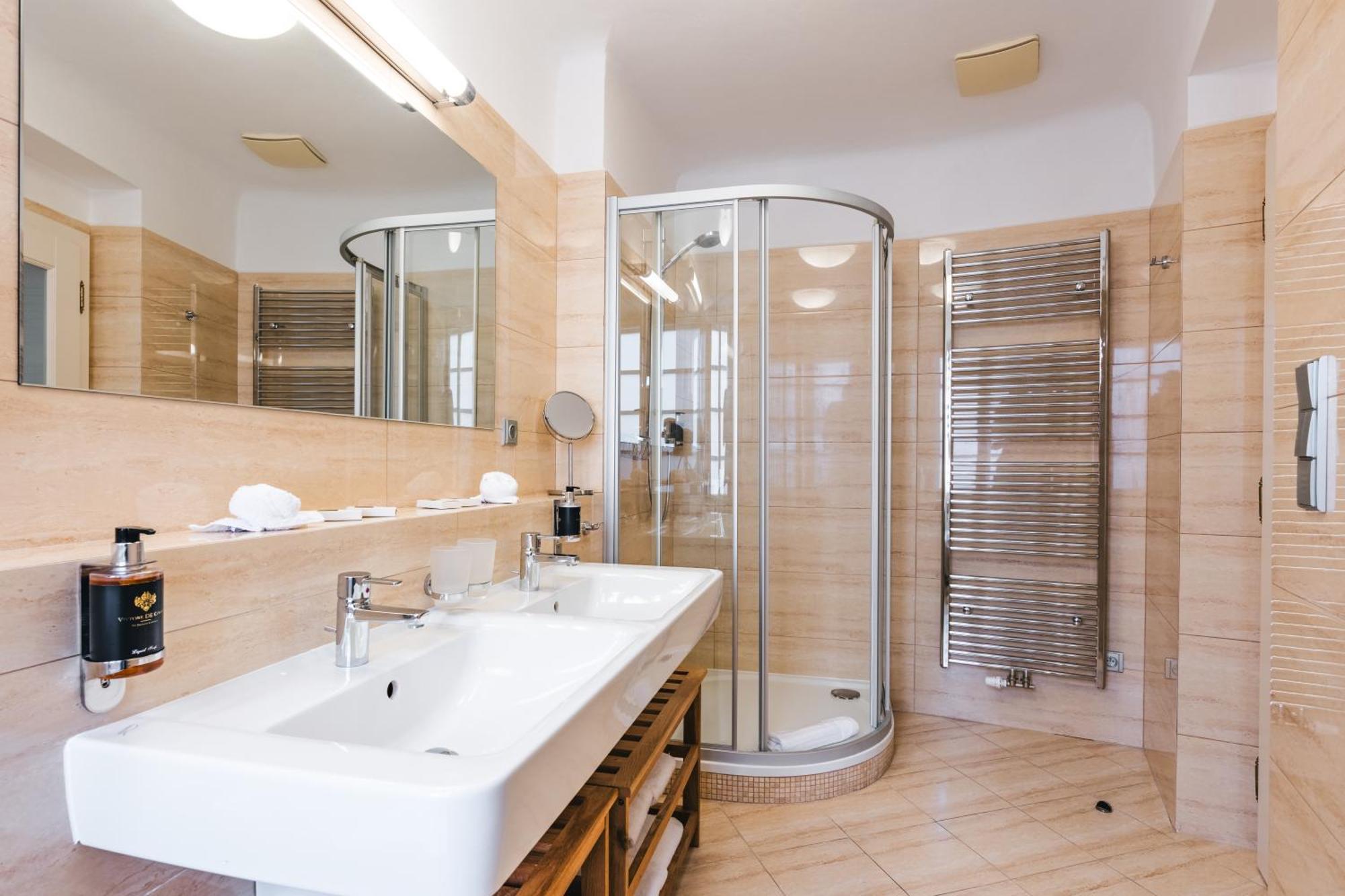 Hotel Latrán Český Krumlov Esterno foto
