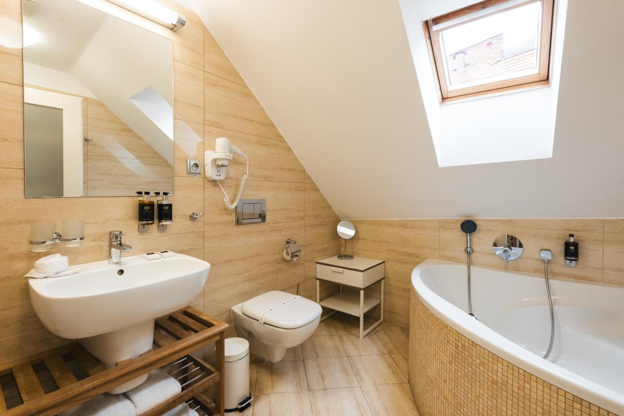 Hotel Latrán Český Krumlov Esterno foto